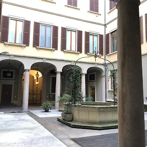 artsy-loft-in-brera-duomo.italymilanhotels.net/